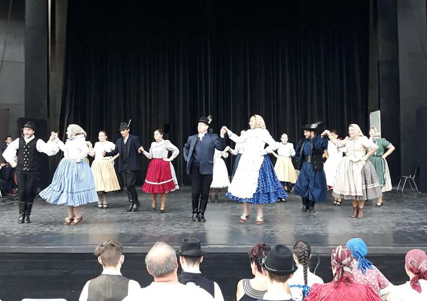 rengoberettyoujfalu02