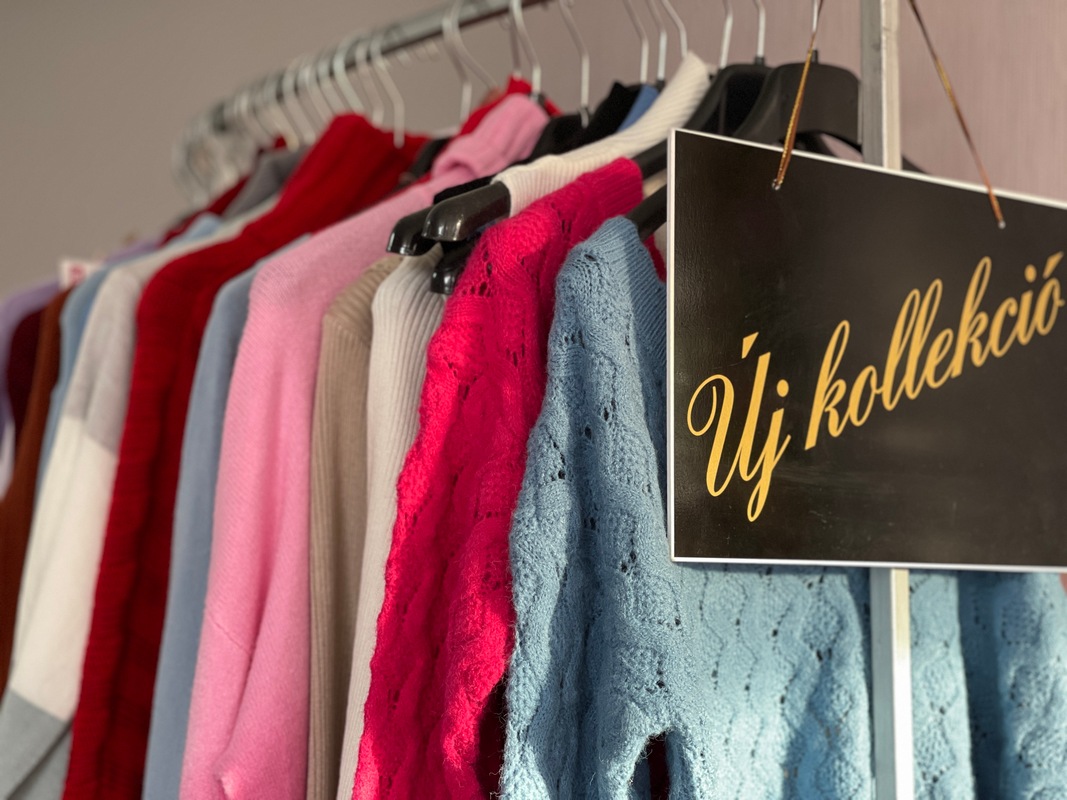 mona paris berettyoujfalu 07