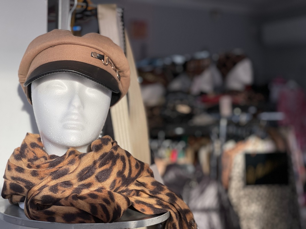 mona paris berettyoujfalu 11