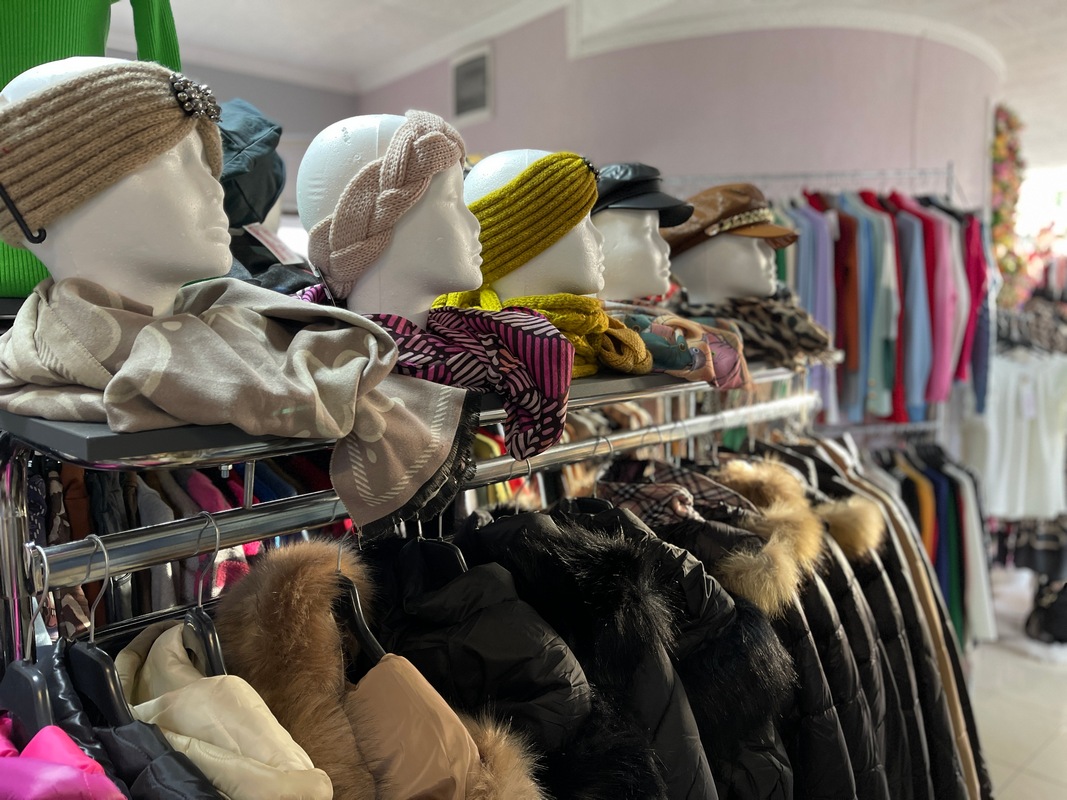 mona paris berettyoujfalu 12